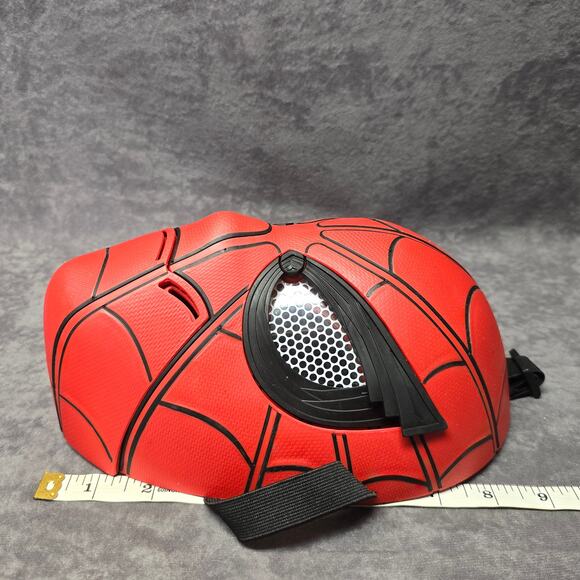 Hasbro Marvel Spiderman Homecoming Spider Moving Brows Mask & Cape Halloween Set - Picture 7 of 16